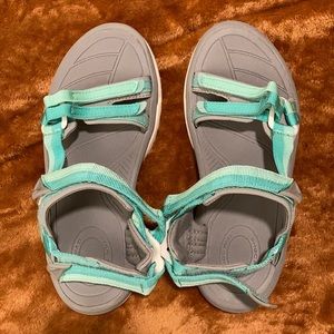 NWOT Teva hiking sandals size 7.5 Teal, gray and white!